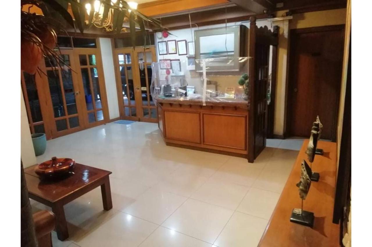 Reddoorz At Casa Marabella Villamonte Bacolod City Exterior photo