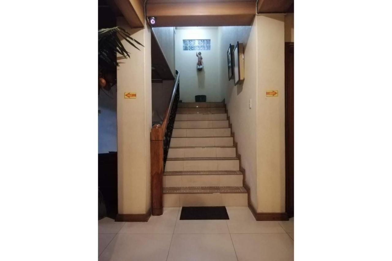 Reddoorz At Casa Marabella Villamonte Bacolod City Exterior photo